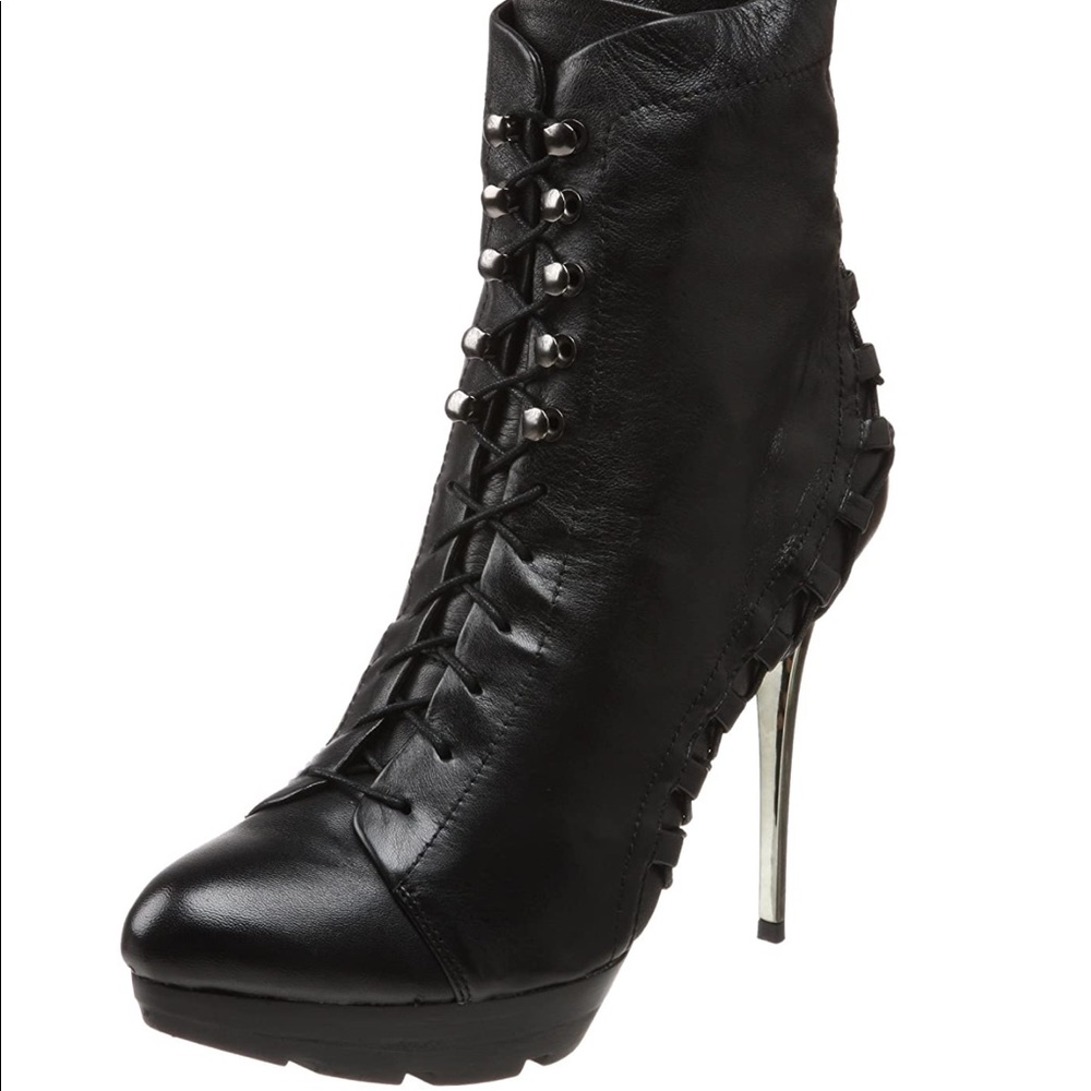 Mea Shadow Women’s Booties Femina Black Leather